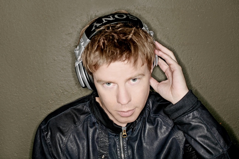 foto_dj_ferry_corsten_1_800