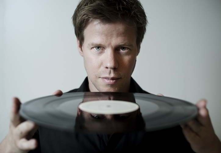 ferrycorsten2_1_725